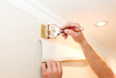 Pose de papier peint au Ménil-Broût — revêtements muraux et toiles de verre
